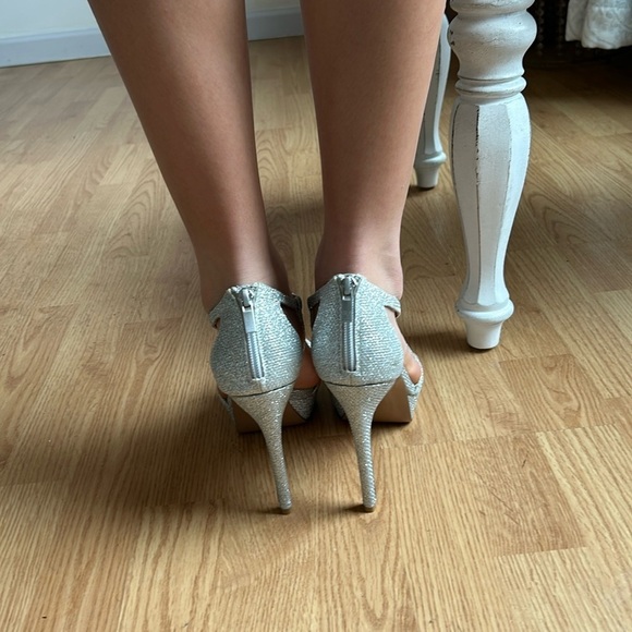 1933- Pelle Moda High Heels platforms Size 7 NWT - Picture 5 of 7